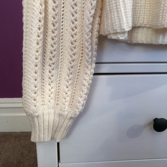 Women’s American Eagle Sweater - Large - Picture 5 of 7